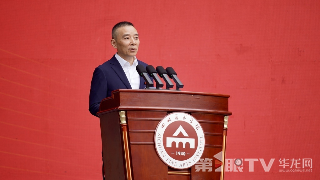 院长焦兴涛寄语新生。 第1眼TV-华龙网记者 刘钊 摄